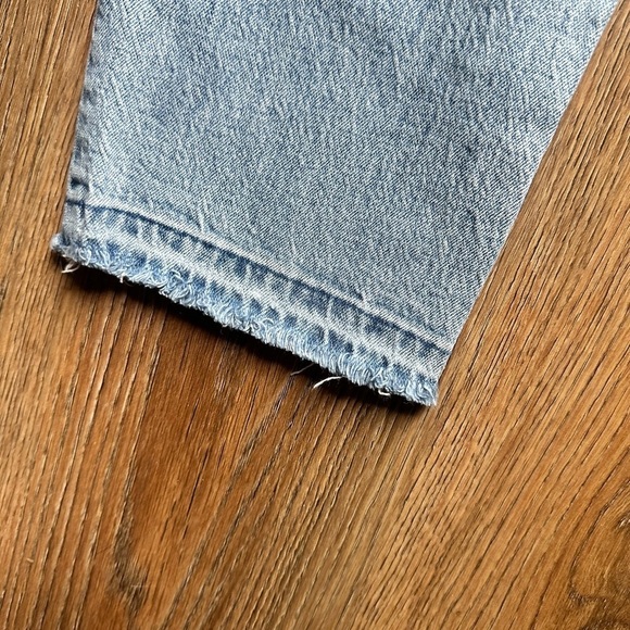 Pistola light wash blue jeans relaxed fit. Button fly. Ankle length. Size 25. - Picture 2 of 9